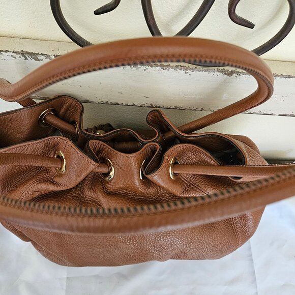 Michael Kors Tan Drawstring Tassel Jet Set Shoulder Bag - Picture 4 of 8